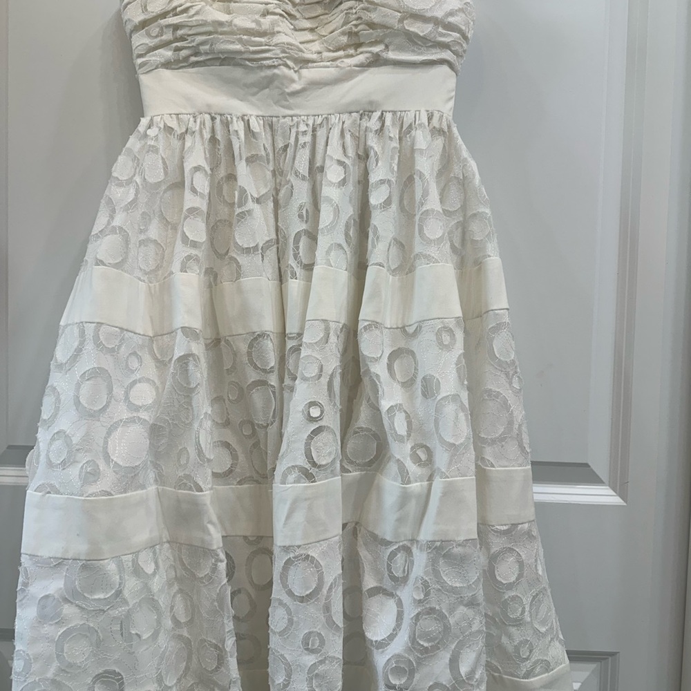 Elegant White strapless Dress